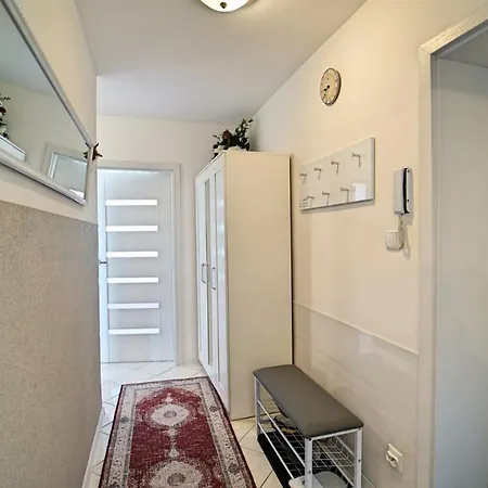 Every Sky Nadrzeczna 14 * 카르파츠